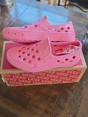 Vans Size 3 Kids Pink Slip-On Water Shoes NEW In Box With Tags